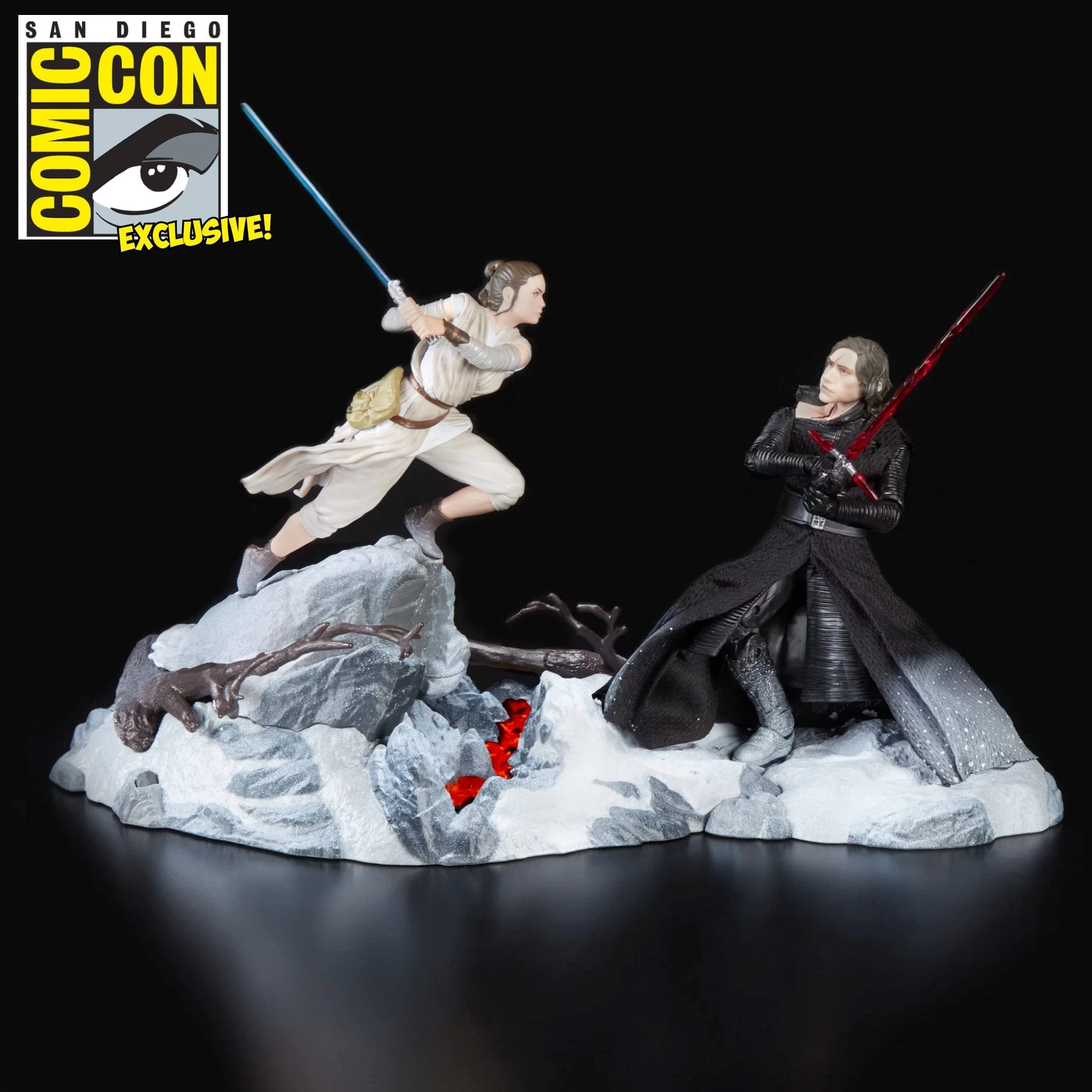 Hasbro Star Wars Black Series Centerpiece Rey & Kylo Ren (Starkiller Base) SDCC 2018 Exclusive 4 Hasbro Star Wars Black Series Centerpiece Rey & Kylo Ren (Starkiller Base) SDCC 2018 Exclusive - Image 4