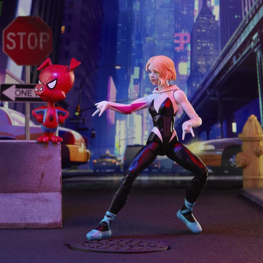 Hasbro Marvel Legends Into The Spider-Verse Gwen Stacy And Spider-Ham 4 Hasbro Marvel Legends Into The Spider-Verse Gwen Stacy And Spider-Ham - Image 4