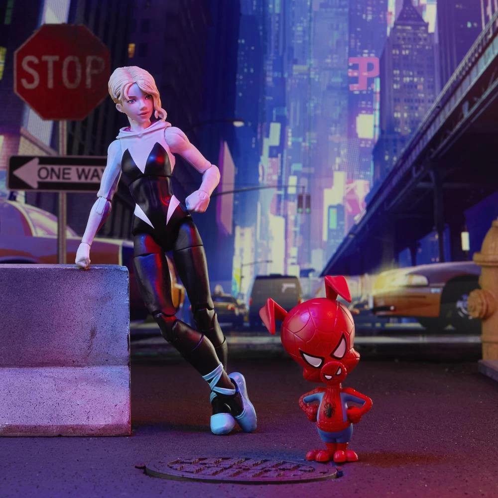 Hasbro Marvel Legends Into The Spider-Verse Gwen Stacy And Spider-Ham 2 Hasbro Marvel Legends Into The Spider-Verse Gwen Stacy And Spider-Ham - Image 2